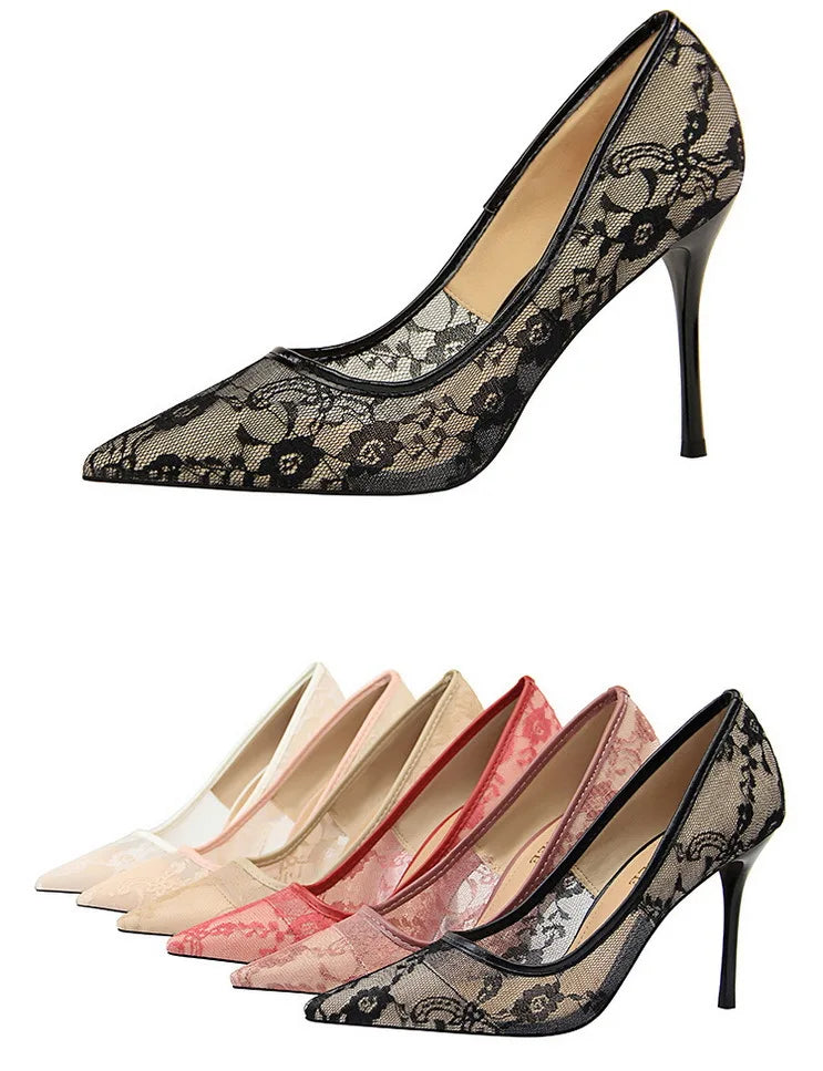 Elegante Spitzen-Pumps