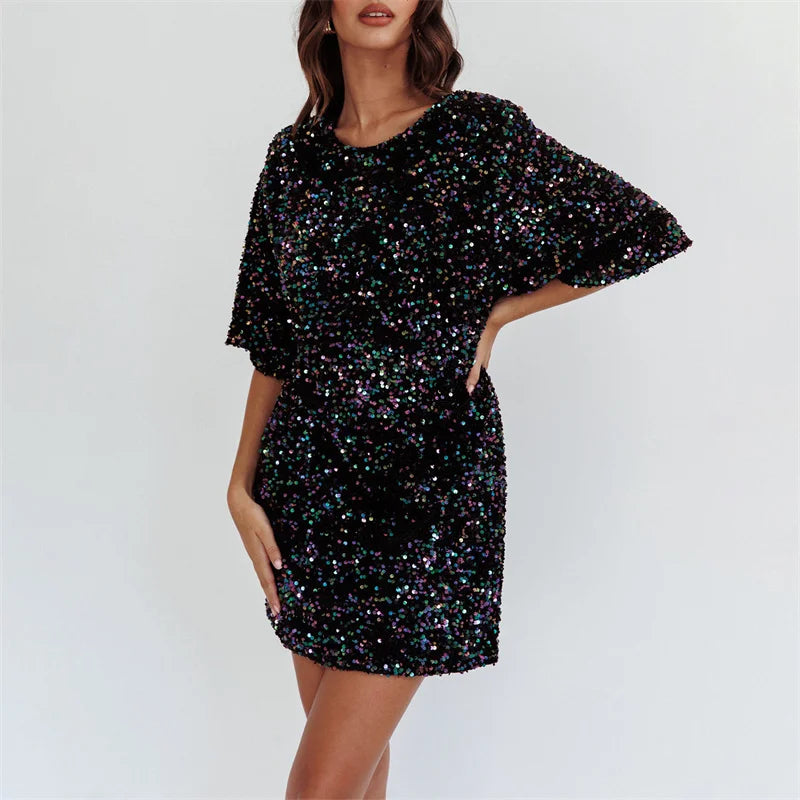 Glitzer Mini Kleid mit Tiefem Rücken – Party Edition